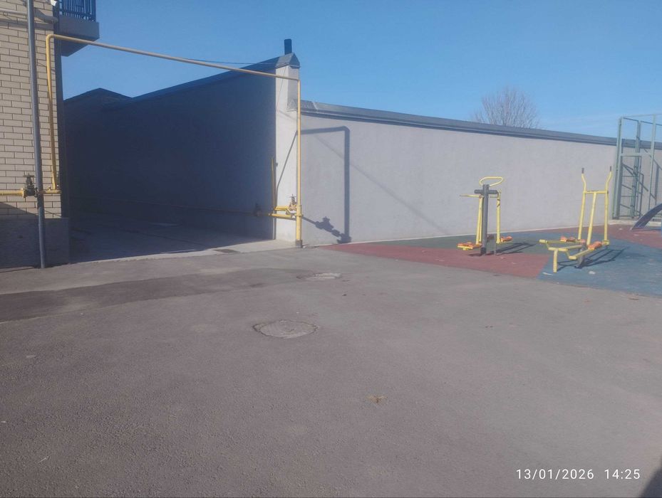 Янгийўл шаҳар Ўткир акани маҳалласида коттедж сотилади