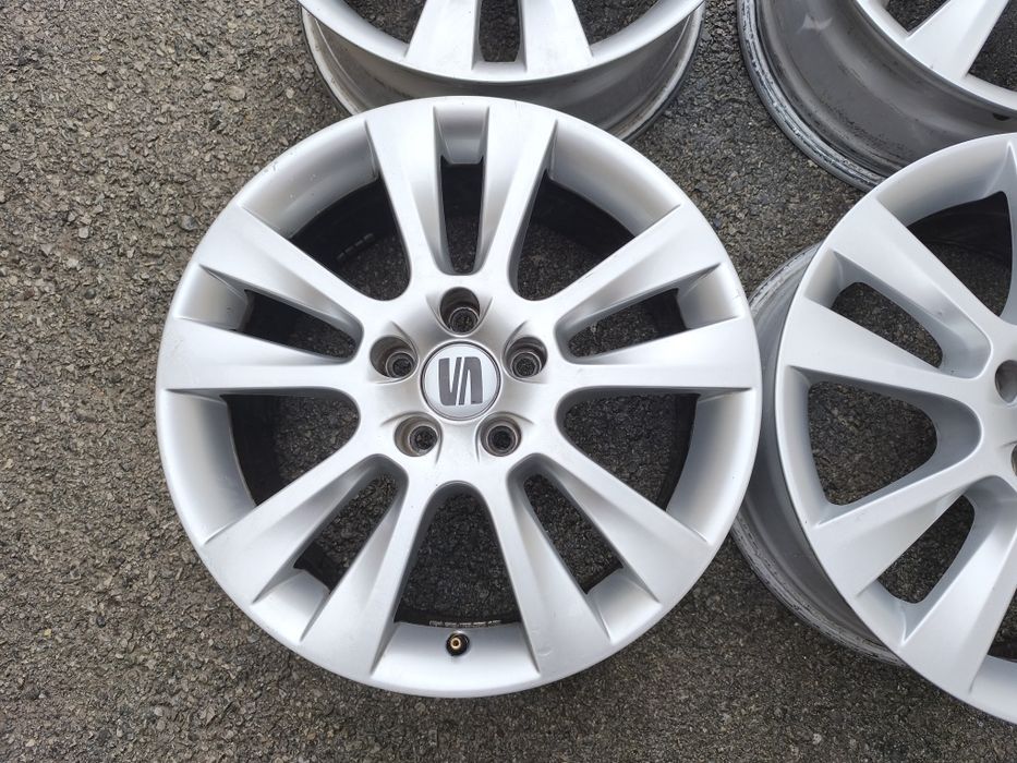 Сеат;Seat/VW;Фолксваген - 17 цола 5x112; 4 бр. Оригинални лети джанти