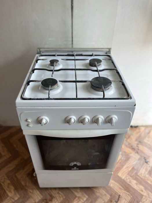 Продам газовую плиту
