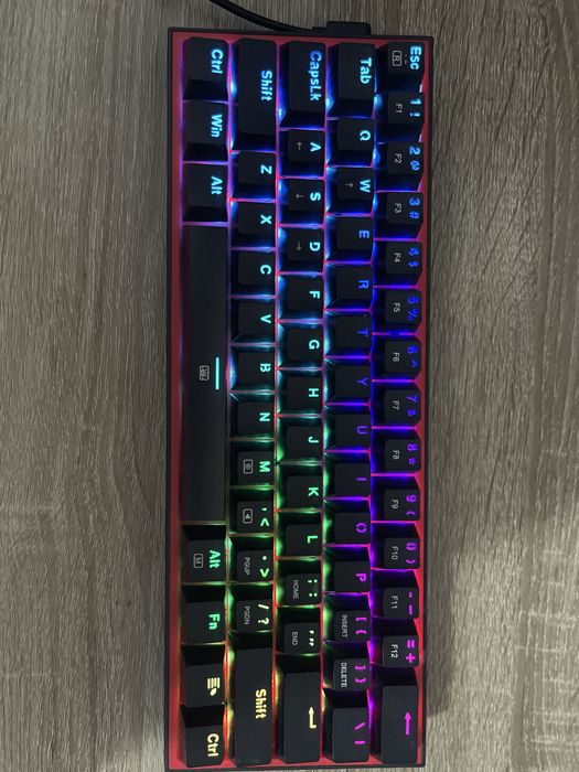Tastatura gaming RGB