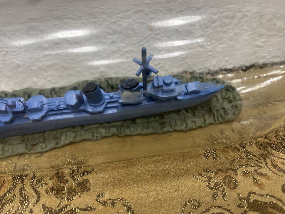 Военен кораб в бутилка