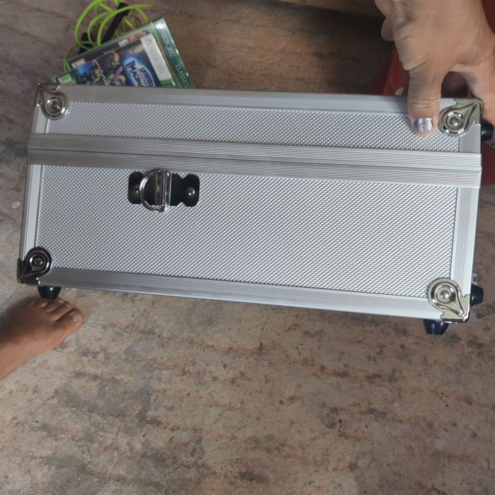 Алуминиев Алуминиев Алуминие