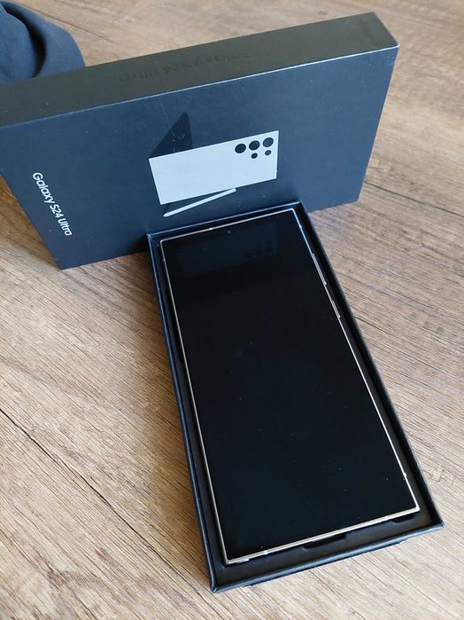 ГАРАНЦИЯ Samsung S24 Ultra 256 12 + зарядно и кейс