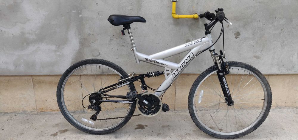 Bicicleta Mtb full suspension cu roti de 26 inch