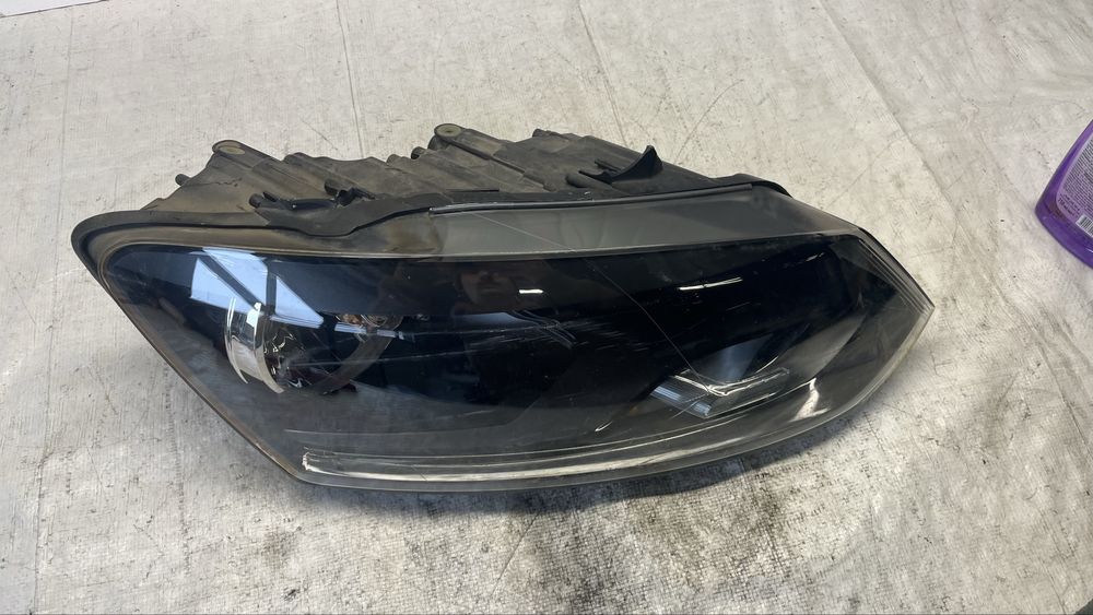 Фар VW Polo 09- ляв и десен