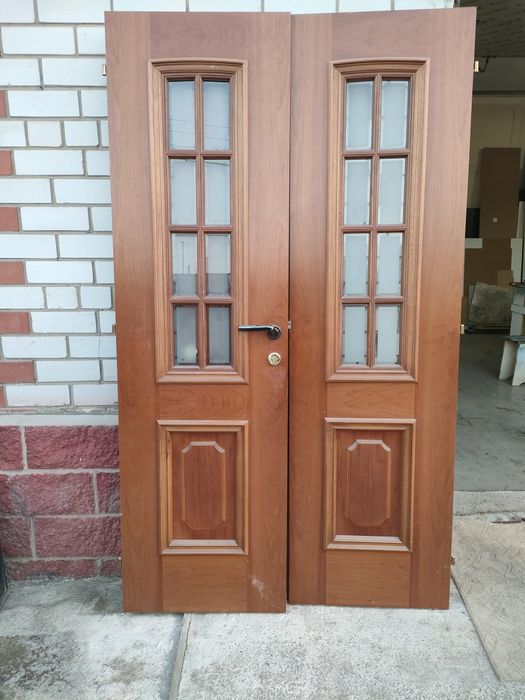 Двери межкомнатные деревянные