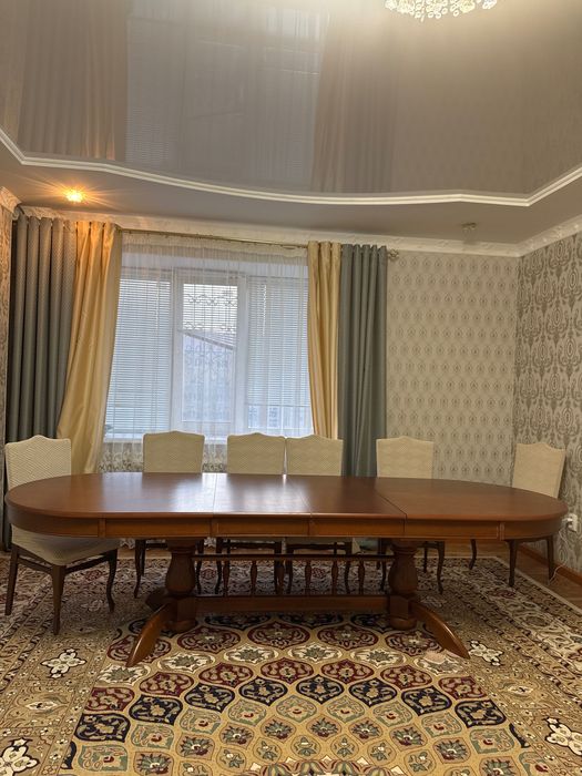 Стол для гостиной