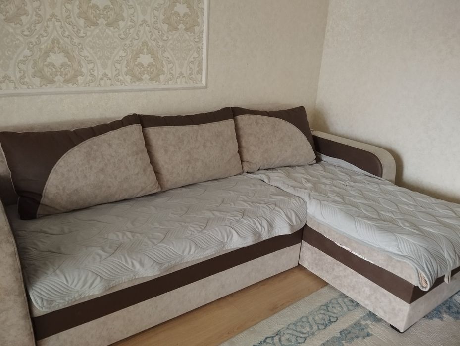 Диван сатылады.  Сост жаксы . УГОЛ МЕНЯЕТСЯ