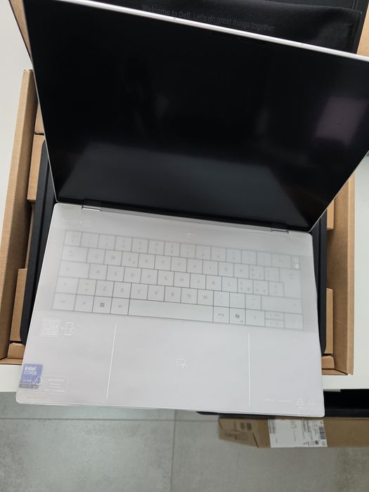 Dell XPS 14 (Dell 14 Premium) DA14250 14,5inch FHD+ 30-120Hz Procesor Ultra 7 255H, 32GB LPDDR5X, 1TB SSD, GeForce RTX 4050 6GB, Win 11 Pro