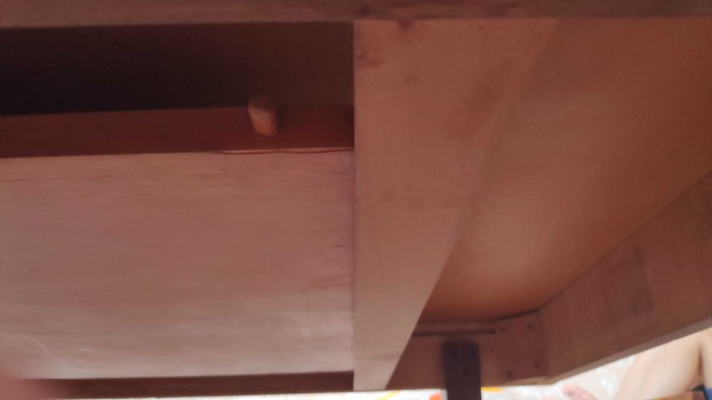 Стара полирана маса