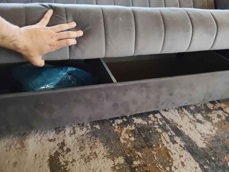 Canapea Extensibila 3 locuri EMERALD, 215x70x90 cm, cu Lada de Depozitare, Material Catifea, Gri