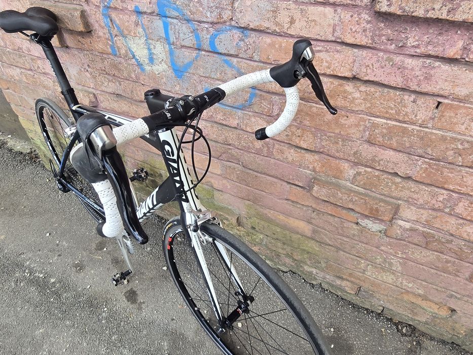 Vând sau schimb bicicletă cursiera Giaint