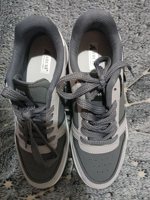 Adidas unisex marime 37