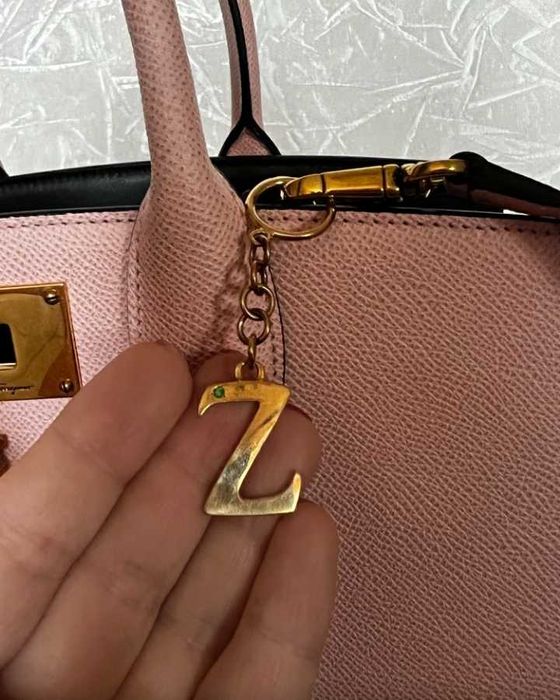 Брелок с изумрудом из ювелирной бронзы