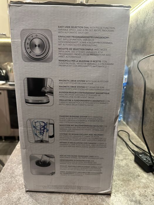 KitchenAid Magnetic Drive Blender