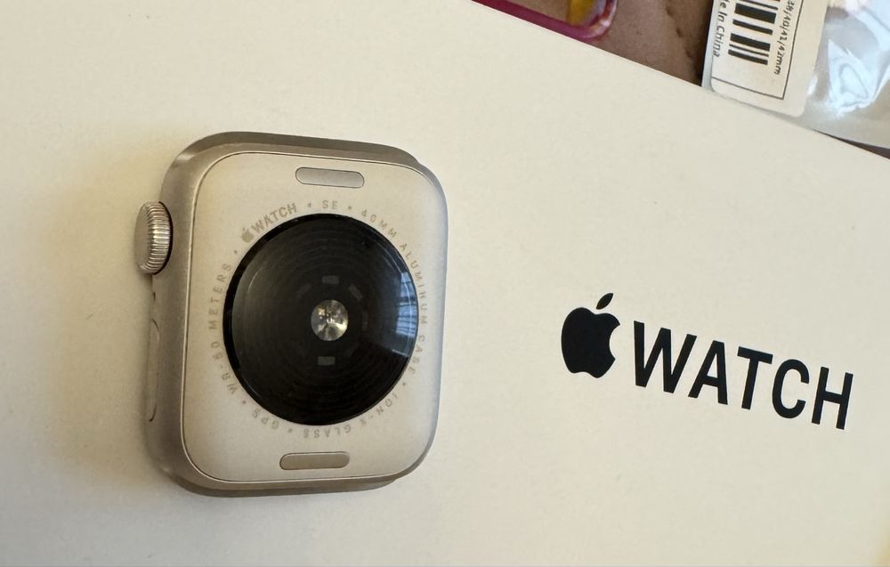 Apple watch SE 3 40 mm Starlight