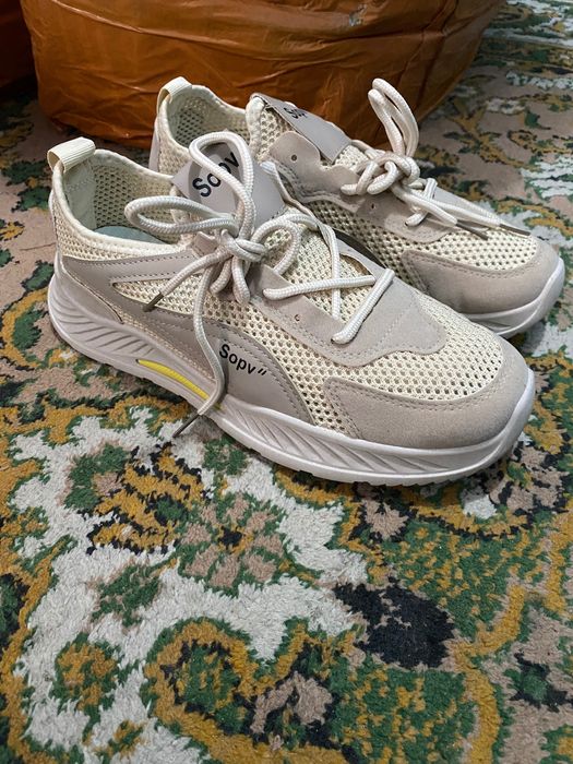 Kundalik kiyish va sport uchun oyoq kiyim (40–44), ulgurji va chakana