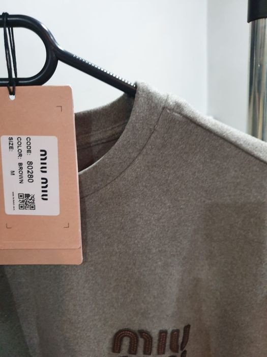 Costum damă.  Nou cu etichetă.  MIU MIU