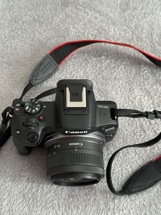 Aparat foto CANON EOS R50 Mirrorless, 24.2 MP, 4K, WI-FI, ob. 18-45 mm