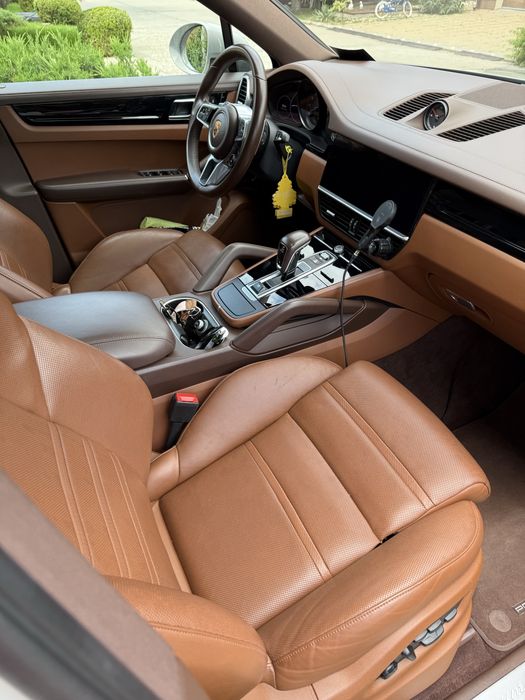 Porsche Cayenne 2023