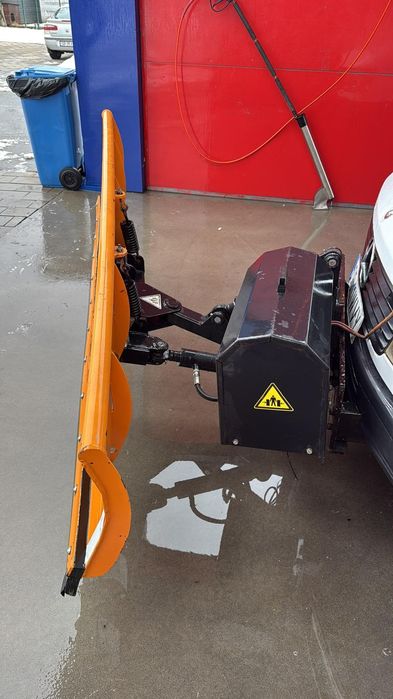 Vând lama de zăpadă ,hidraulic