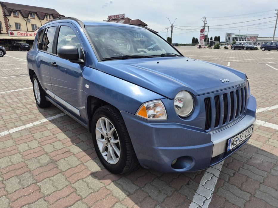 De vanzare Jeep Compass 4x4 an 2009 motor 2.0tdi 140cp de volkswagen E4, navigatie mare touch screen, Clima