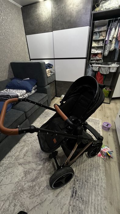 Продам Коляску 3 в 1