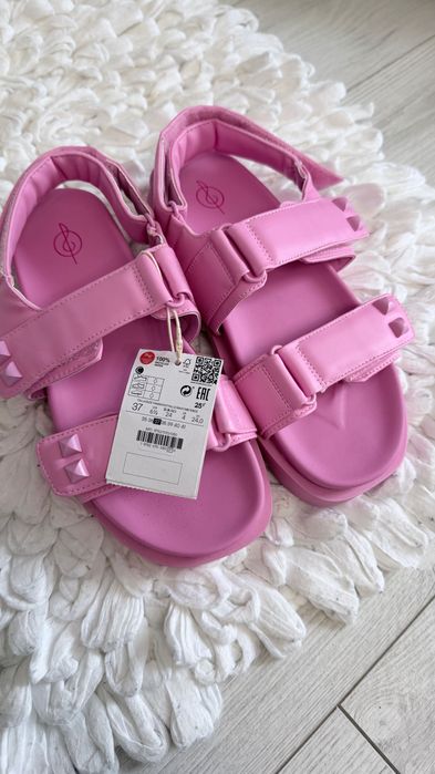 Сандали  Stradivarius