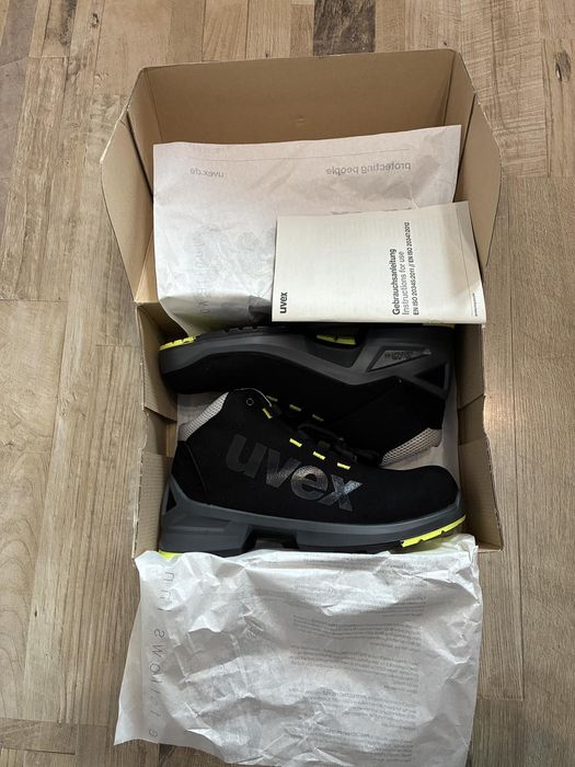 Високи работни обувки Uvex 1 S2 SRC, размер 44