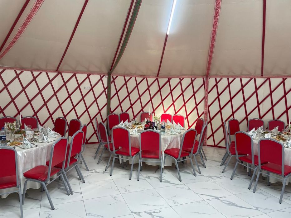 Продам столы и стулья в отличном состояний