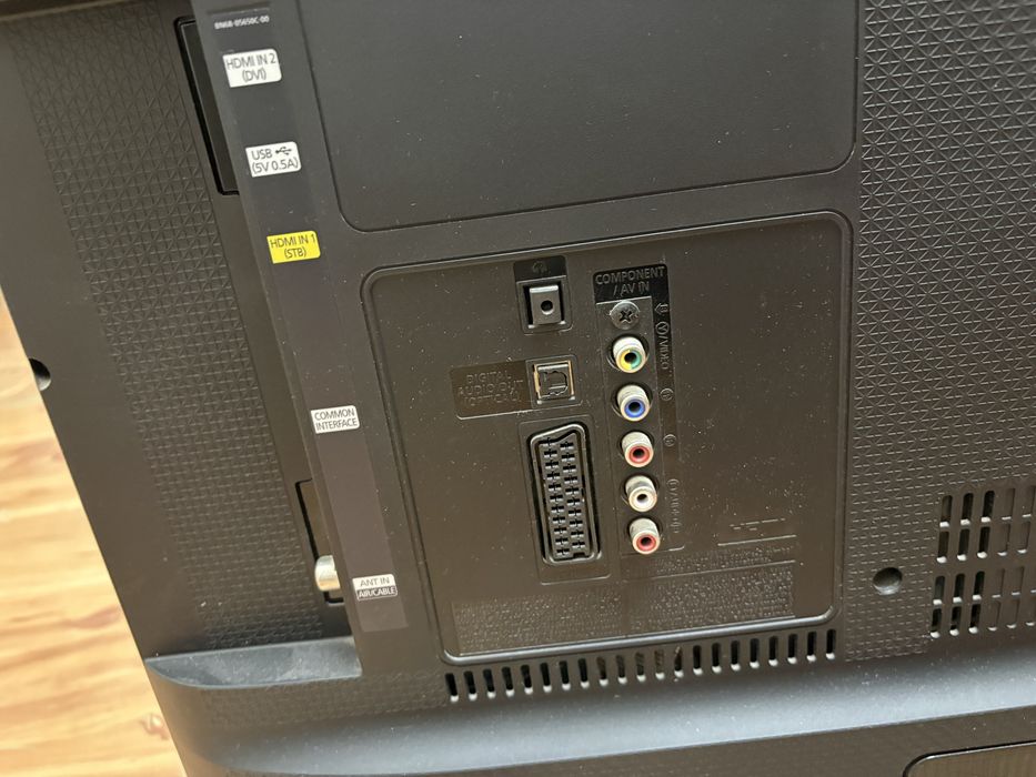 Продам телевизор samsung ue32h4000ak