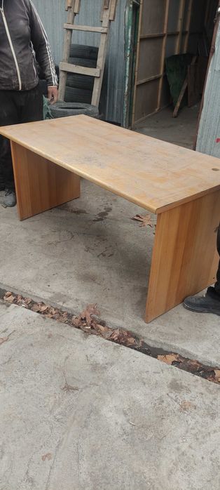 Стол и стулья дл