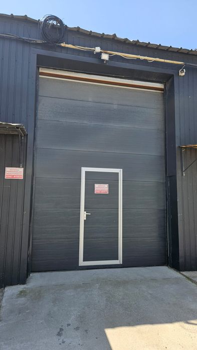 Uși de garaj automate