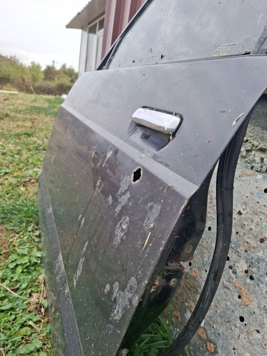 Ușă stânga Nissan Patrol y 60