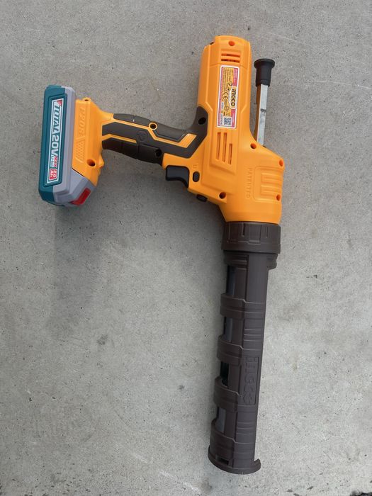 Pistol silicon pe acumulator Ingco /Total