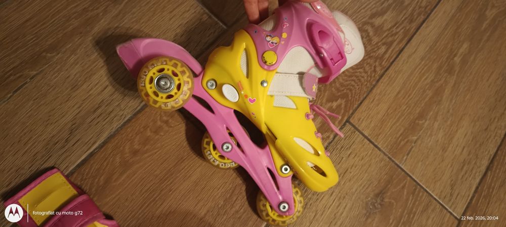 Set role cu genunchiere, cotiere și protecții palme