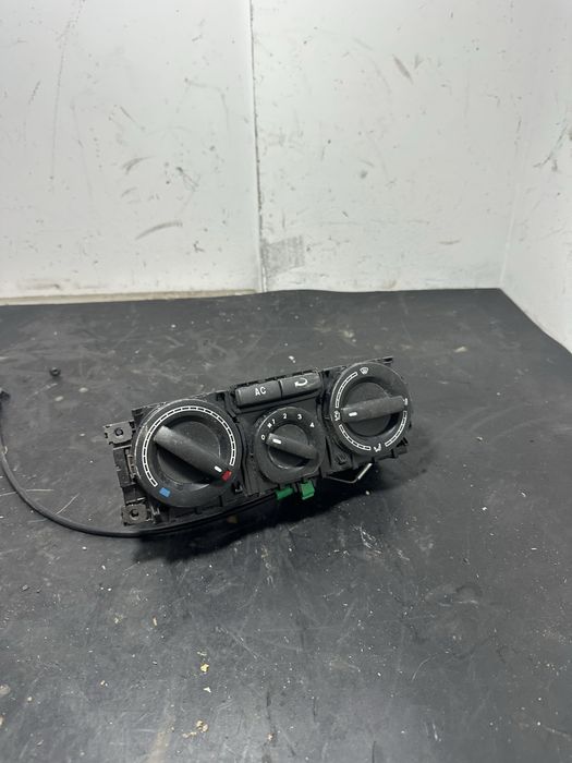 Panou comanda clima Vw T5  Transporter caravelle 1.9 2.5 7H0820045