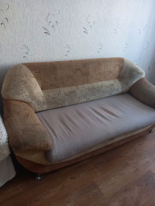 Продам     диван.