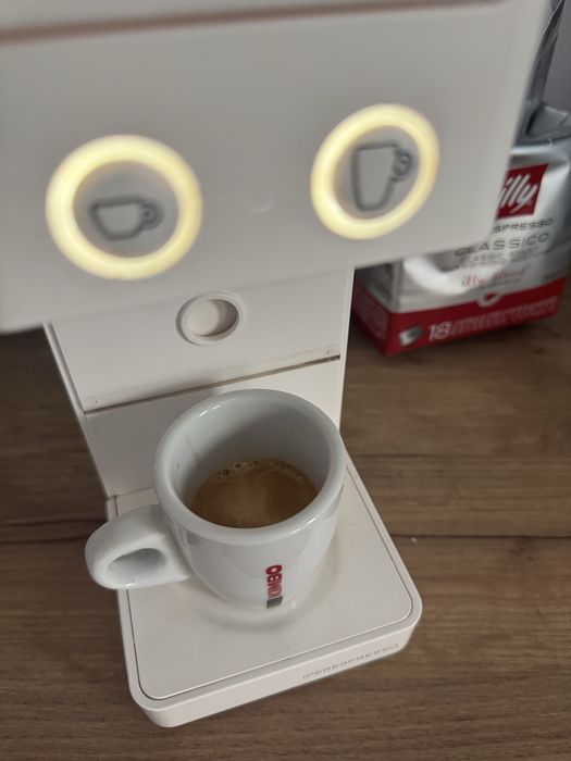 Aparat cafea ILLY Iperespresso