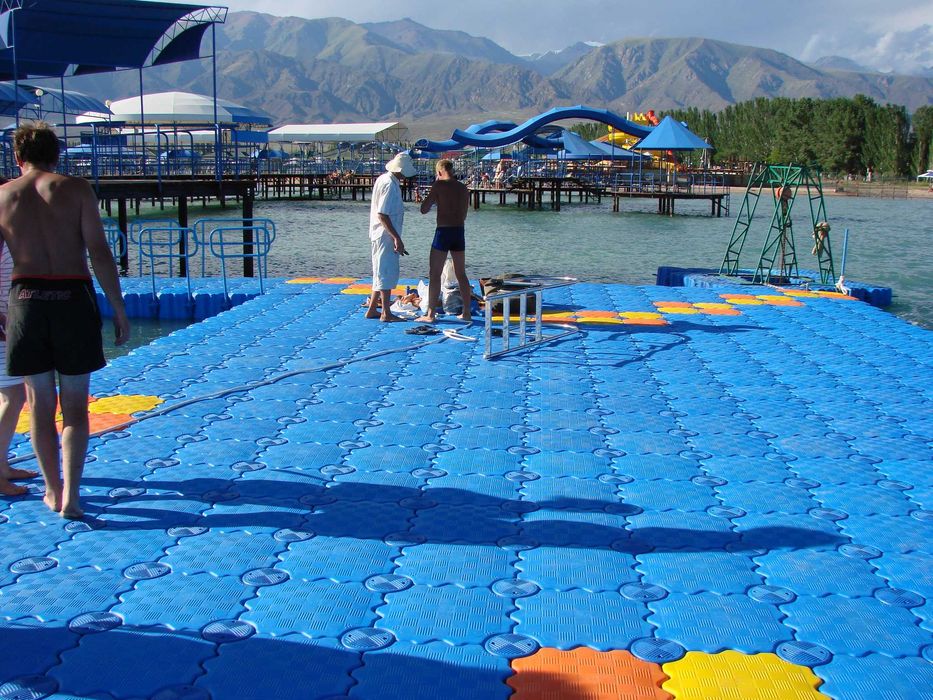 Пластиковые  понтоны