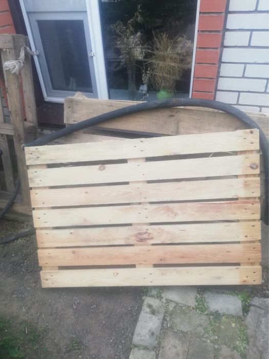 Продам поддоны в хорошем состоянии