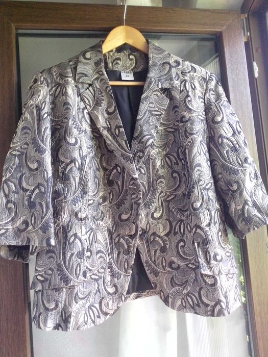 taior,sacou 46/48,elegant,gri satinat,pentru ocazii deosebite