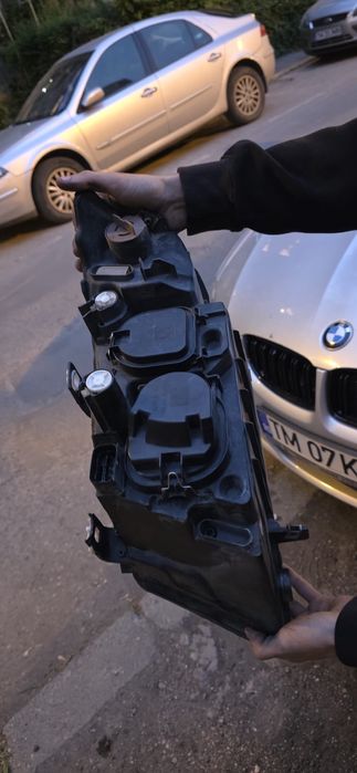 Faruri BMW e 90 ca noi