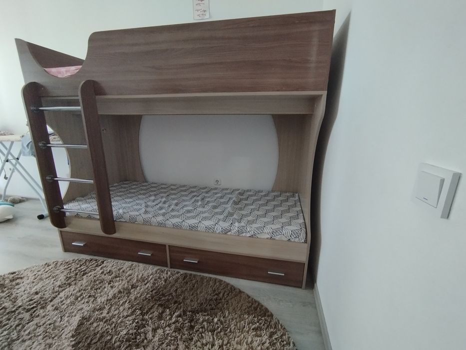 Кровать двухъярусная