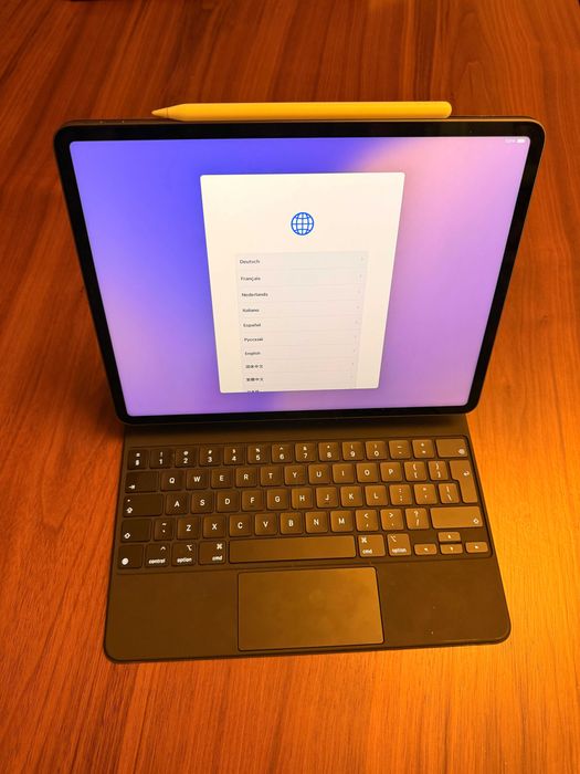 iPad Pro, 12.9-инчов (5-о поколение) + Apple Magic keyboard
