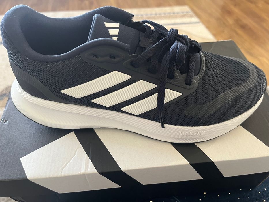 Оригинални маратонки нови