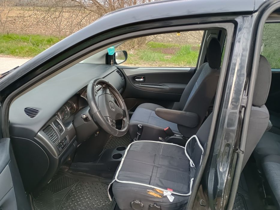 Продавам Мазда МПВ