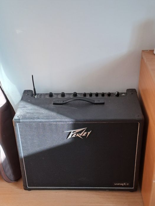 Срочно!!!Продам комбоусилитель для гитары