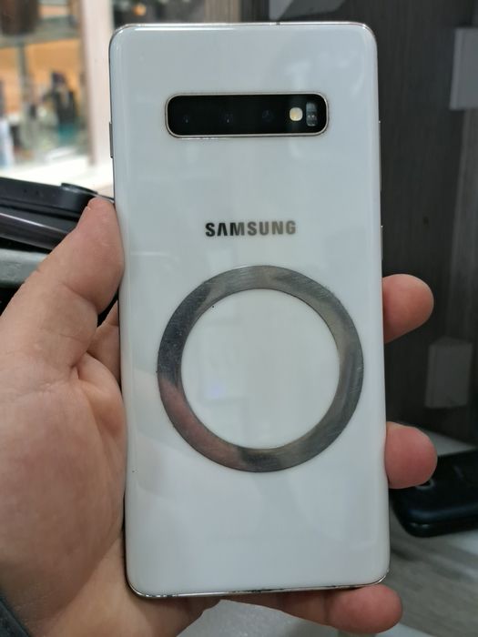 Samsung S10 Plus xotirasi 8/512GB