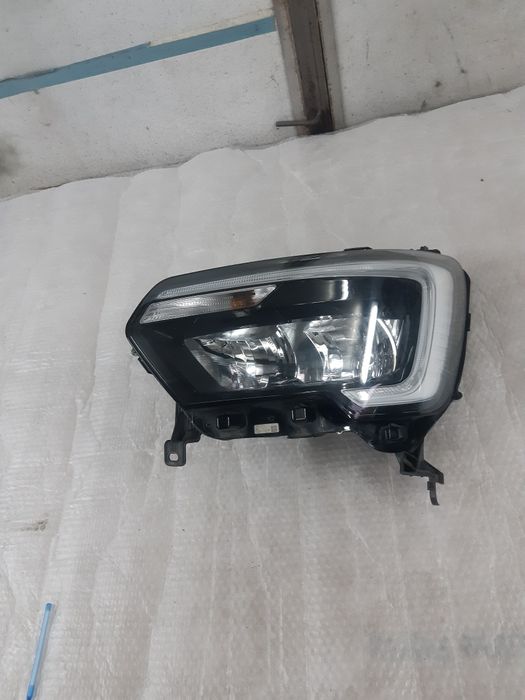 Far stanga Renault Master 4 dupa 2019